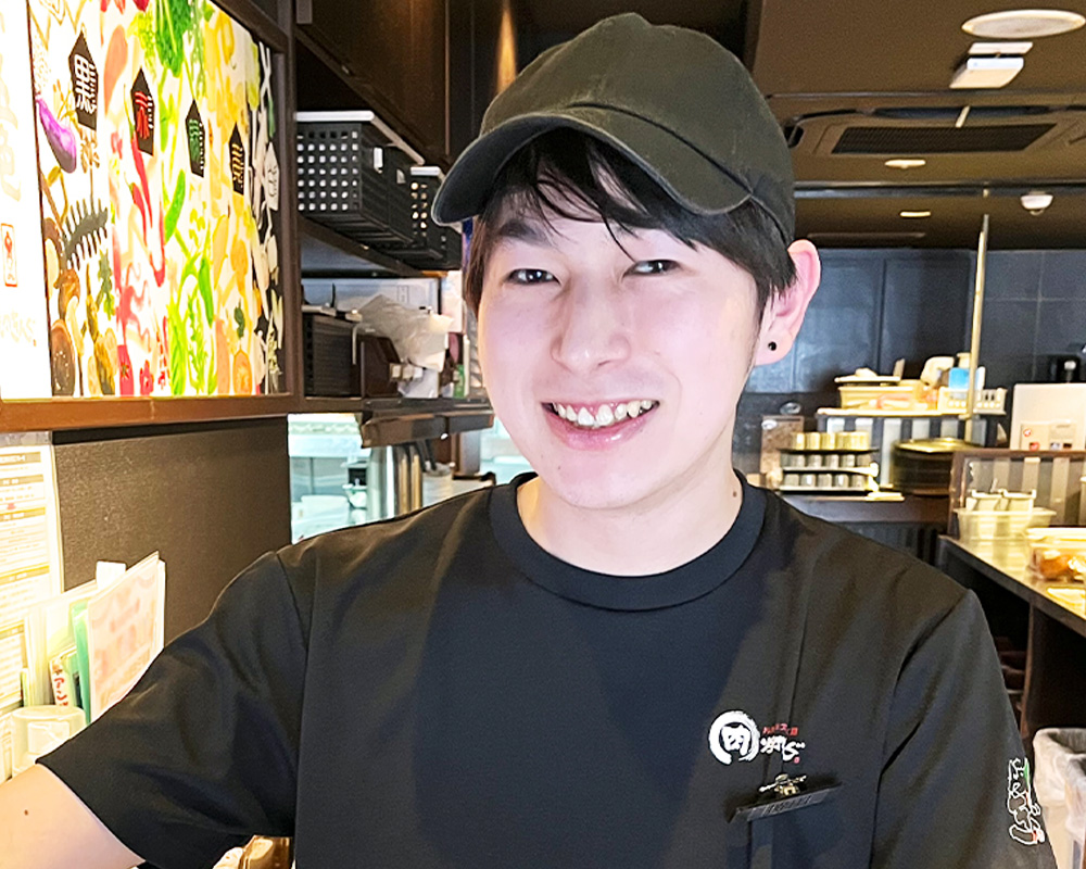 焼肉きんぐ 所沢店主任の持田風乃介さん